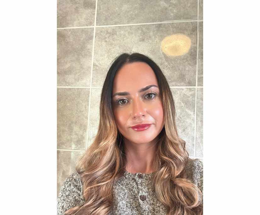 Becca (26), $450, Non-smoker, No pets, and No children