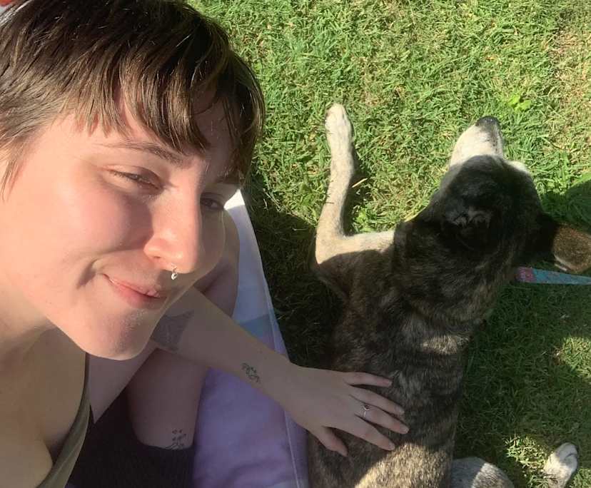 Gaby (25), $350, Have pets, Non-smoker, and No children