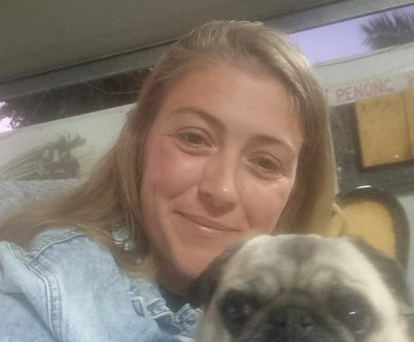 Melanie Bond (38), $300, Non-smoker, Have pets, and No children
