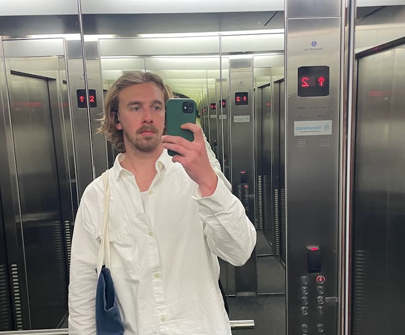 Daniel (26), $400, LGBTQIA+, Non-smoker, No pets, and No children