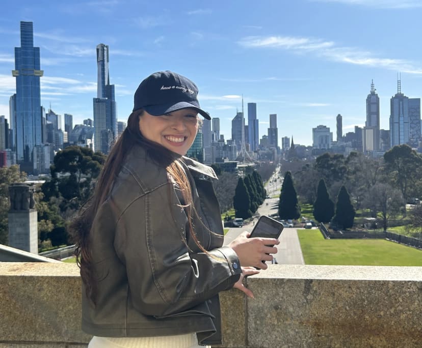 Mariane (29), $230, Non-smoker, No pets, and No children