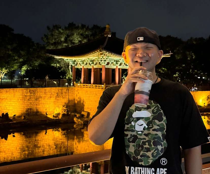 Jacob Kwon (26), $250, No pets, Non-smoker, and No children