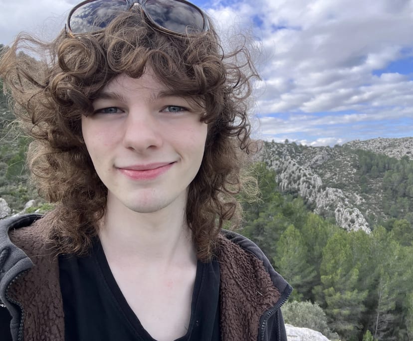 Lucas (21), $250, LGBTQIA+, Non-smoker, No pets, and No children