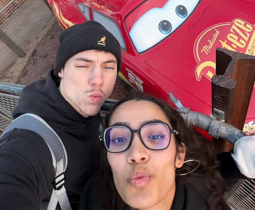 Yoann (23) and Océane (25), $500, 