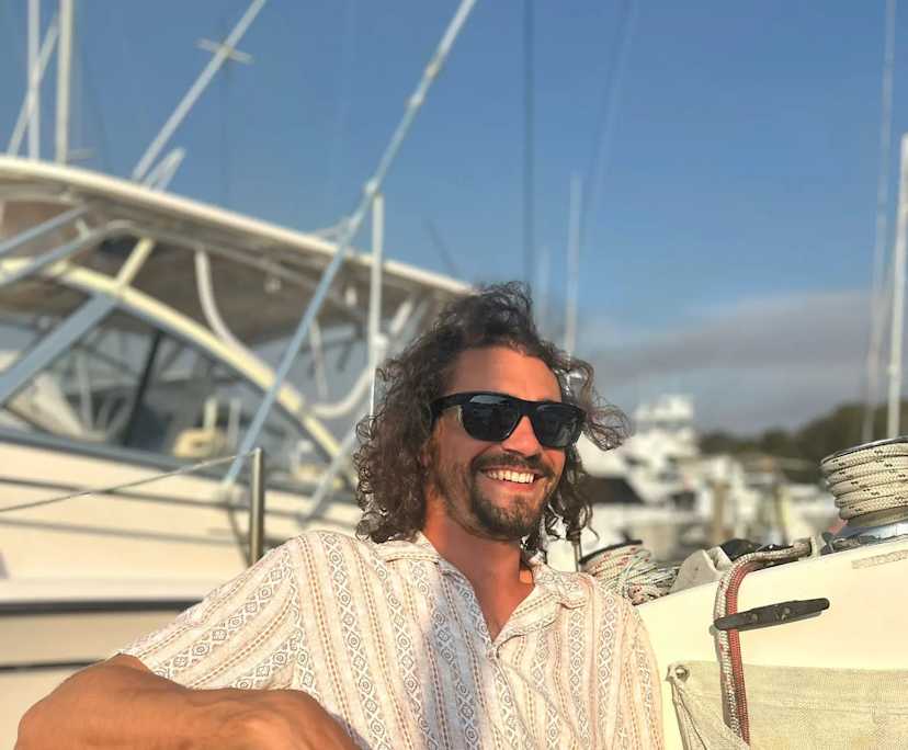 Reuben (31), $320, Non-smoker, No pets, and No children