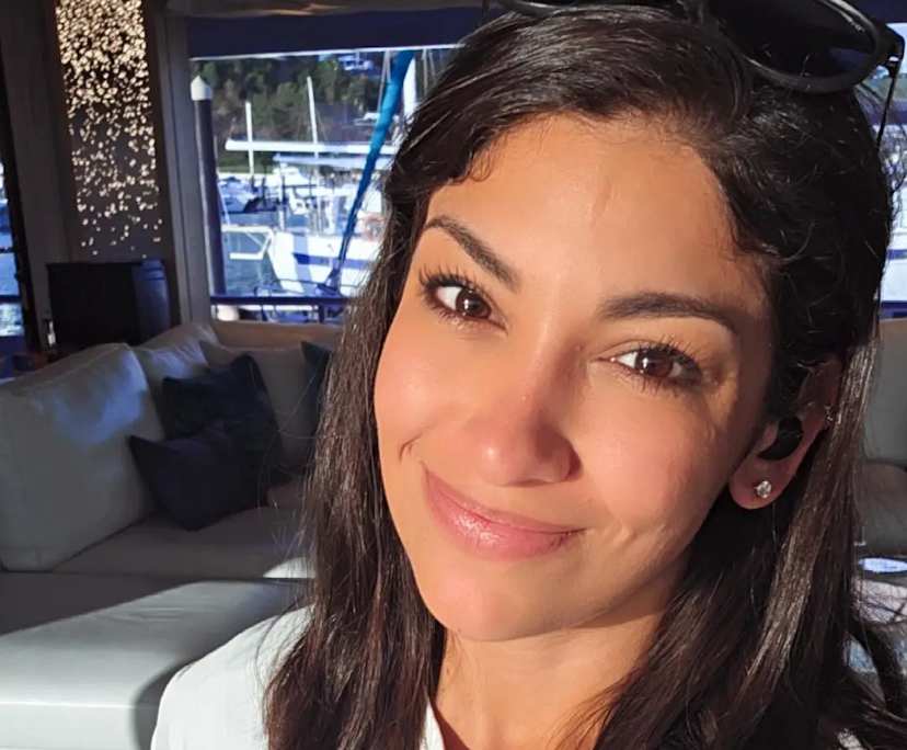 Analía (31), $350, No pets, Non-smoker, and No children