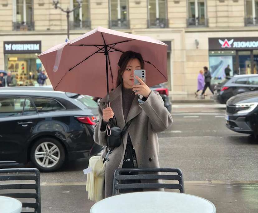 Lana (27), $200, Non-smoker, No pets, and No children