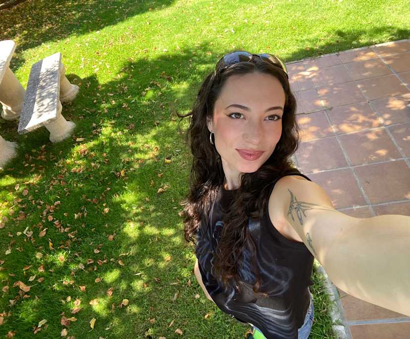 Sabina (26), $400, Non-smoker, No pets, and No children