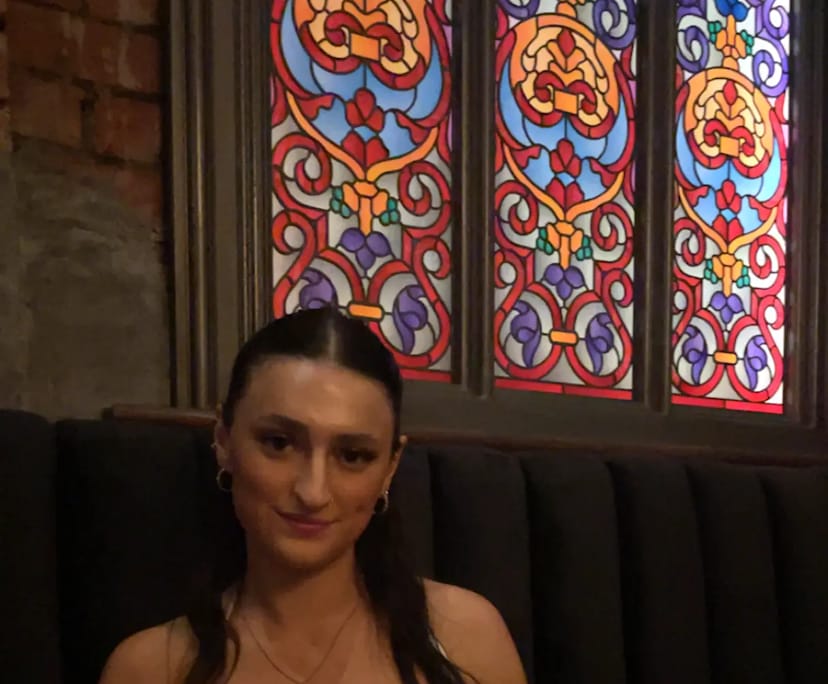 Lily (21), $250, Non-smoker, No pets, and No children
