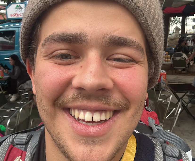 Paul (20), $300, LGBTQIA+, Non-smoker, Have pets, and Have children