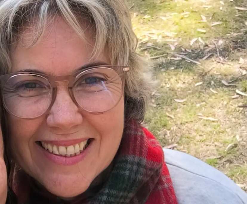 Victoria (54), $300, No pets, Non-smoker, and No children