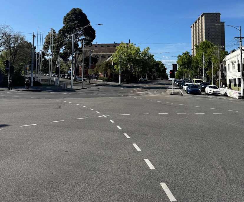 Krystie (24), $450, Non-smoker, Have pets, and No children