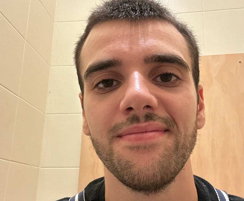 Daniele (23), $350, Non-smoker, Have pets, and No children