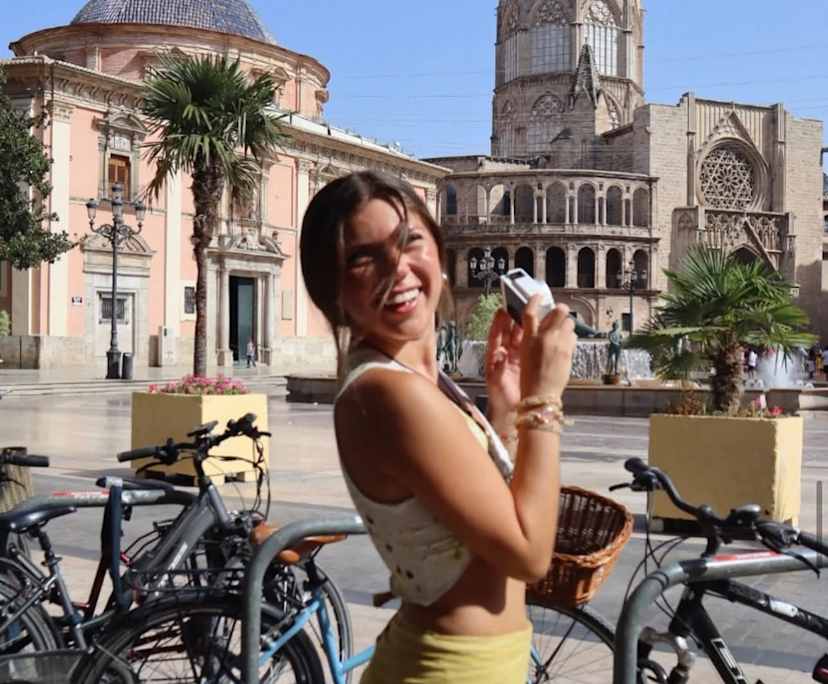 Alexandra (21), $500, Non-smoker, No pets, and No children