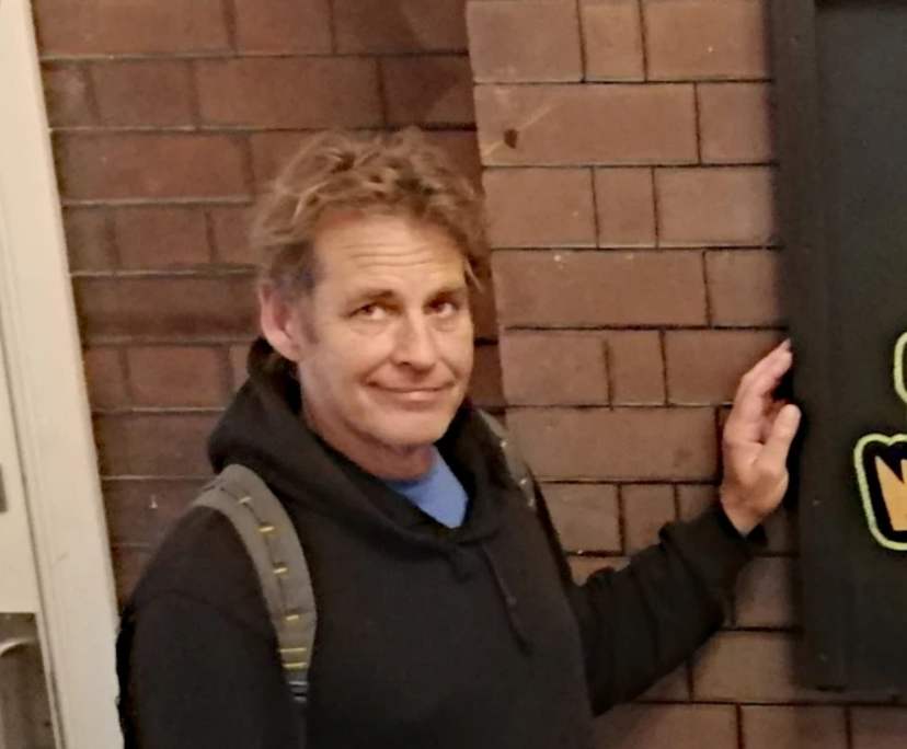 David (60), $270, Smoker, Non-smoker, No pets, and No children