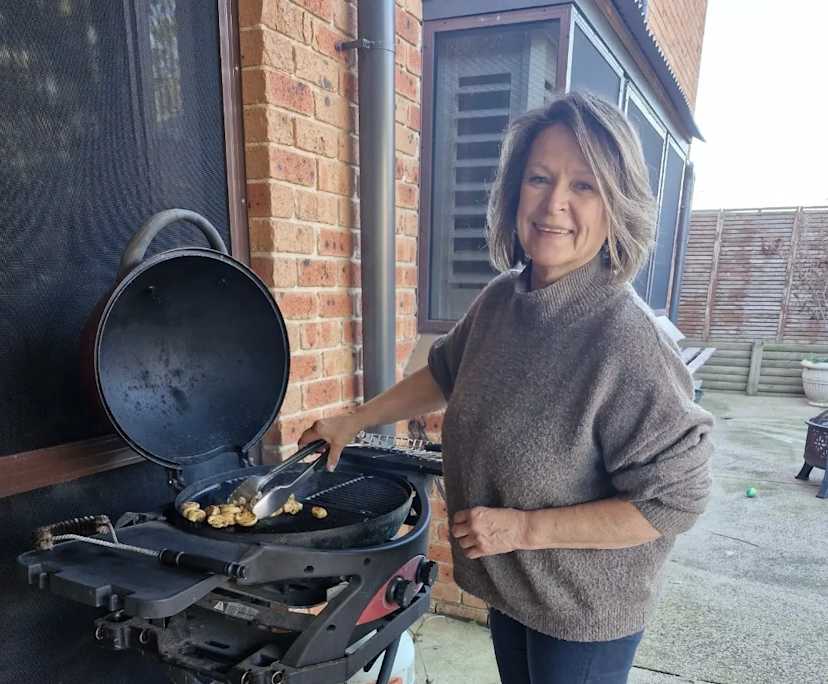 Mary Fangmeier (62), $250, Non-smoker, Have pets, and No children