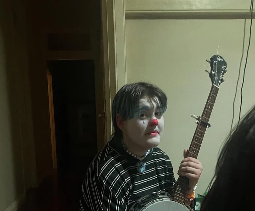 Michael (23), $300, Smoker, LGBTQIA+, No pets, and No children