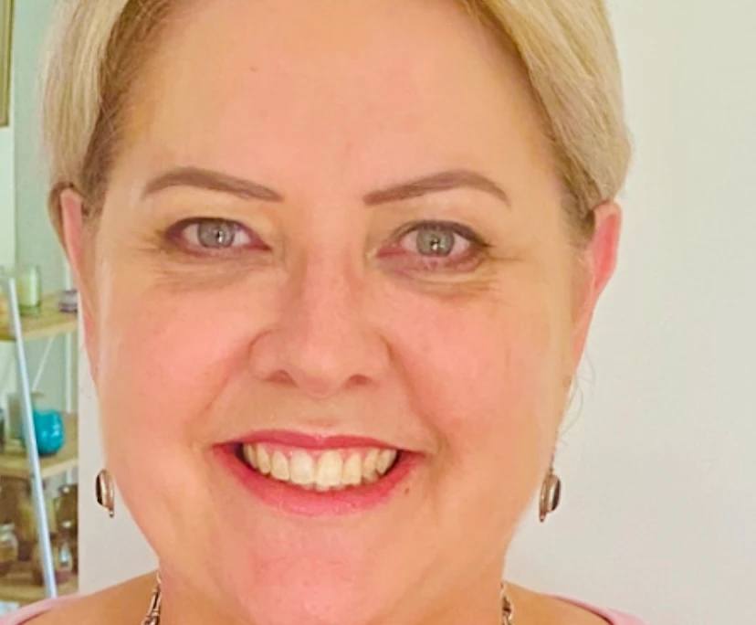 Kelly (55), $380, Non-smoker, No pets, and No children