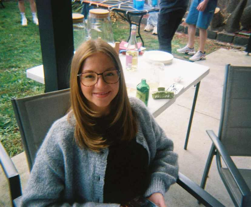 Raina (26), $230, Non-smoker, Have pets, and No children