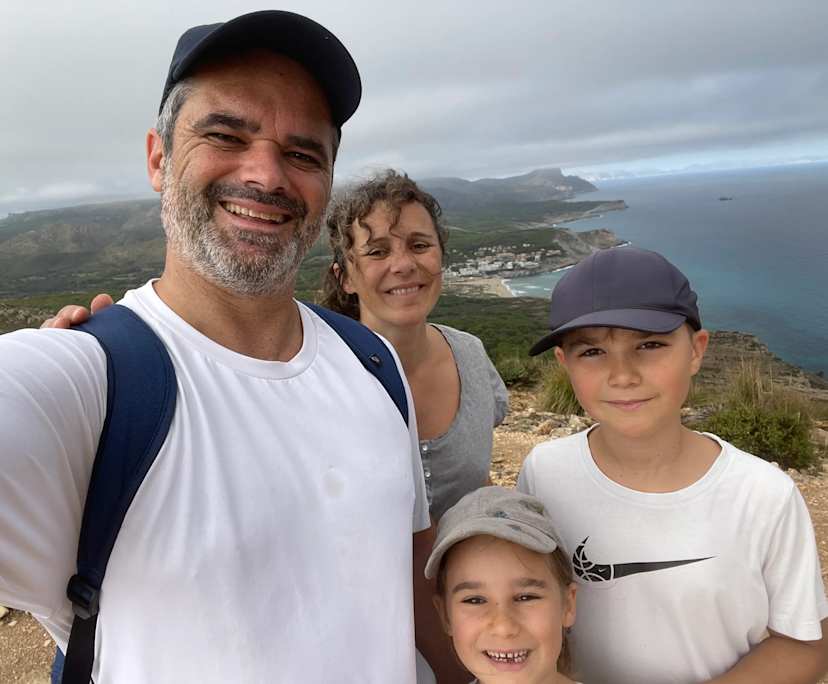 Jerome (46) and Helene (44), $1,100, Non-smoker, Have children, and No pets