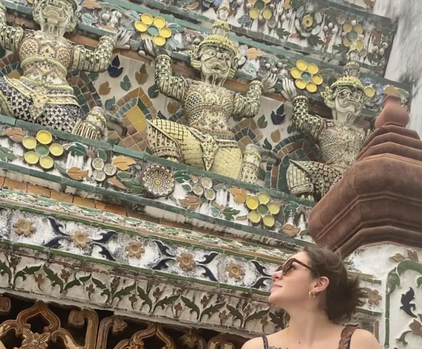 Mariana (27), $370, LGBTQIA+, Non-smoker, No pets, and No children