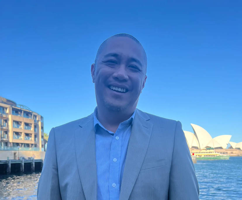 Jimmy (47), $900, Have children, Smoker, and No pets