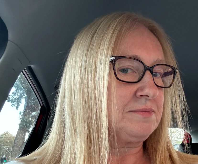 Wendy (58), $300, Non-smoker, Have pets, and No children