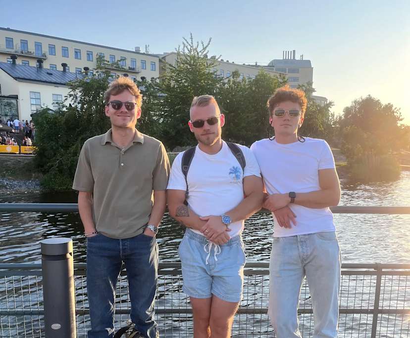 Alex (28), Maxwell (24) and Alex (24), $750, LGBTQIA+, Non-smoker, No pets, and No children