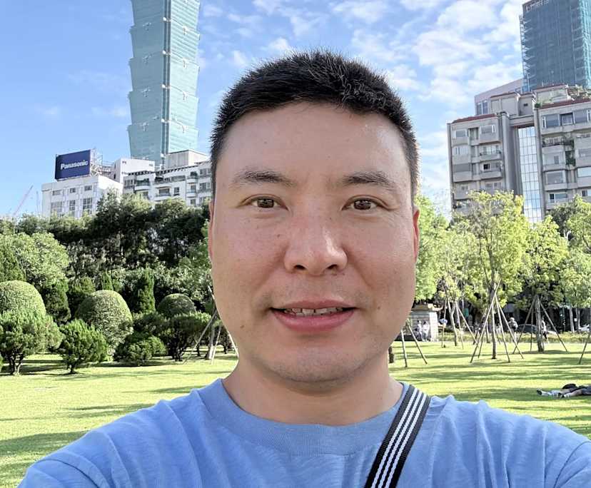 Ryan (38), $400, Non-smoker, No pets, and No children