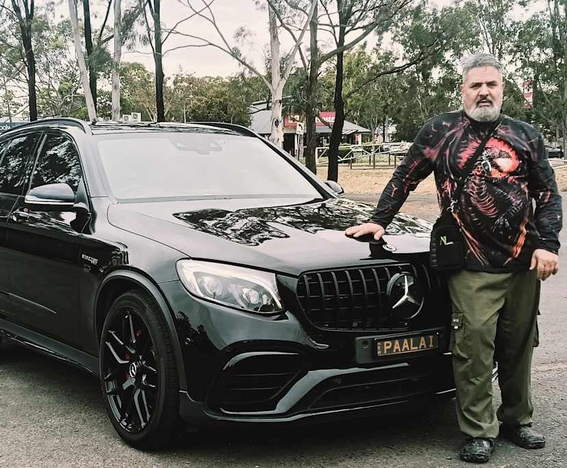 Kaan Sahin (52), $400, Non-smoker, Have pets, and No children