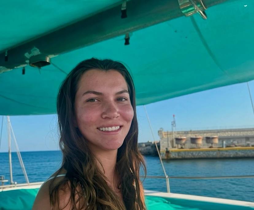 Sophia (23), $300, Non-smoker, No pets, and No children