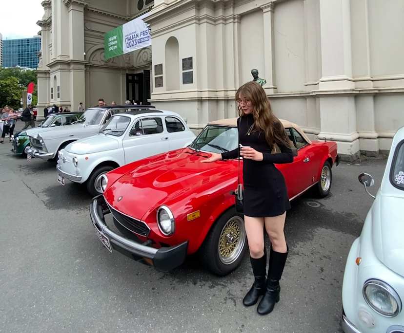 chloe (24), $250, Have pets, Smoker, and No children