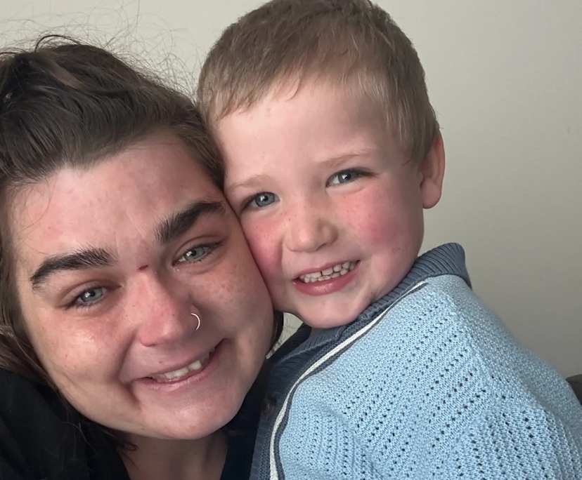 Kirsty (27), $300, Non-smoker, Have pets, and Have children