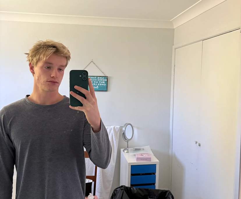 Aren (20), $350, Non-smoker, No pets, and No children