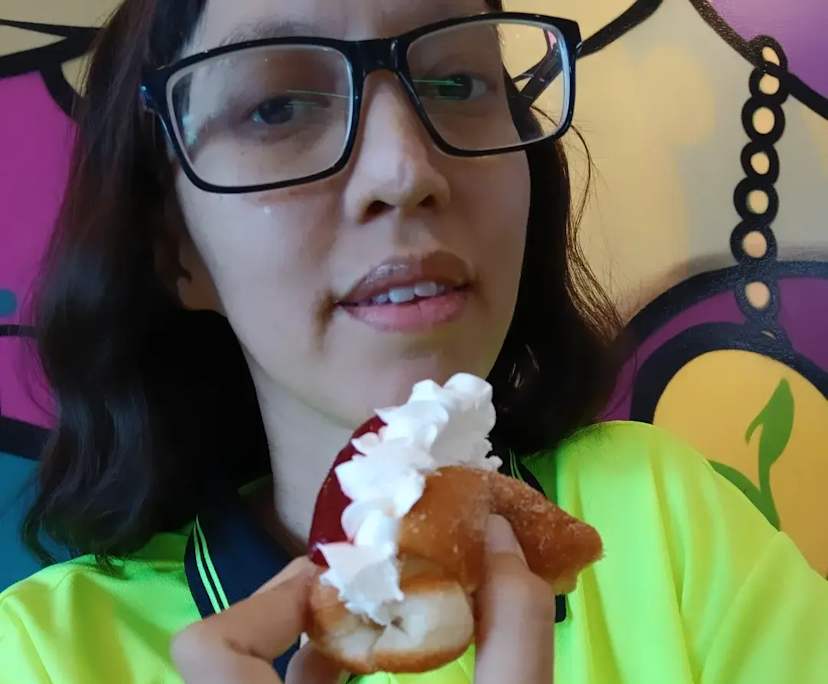 Elisha Tahata (32), $290, Non-smoker, Have pets, and No children