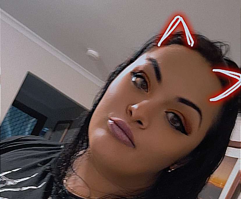 Bianca (29), $450, Non-smoker, No pets, and No children