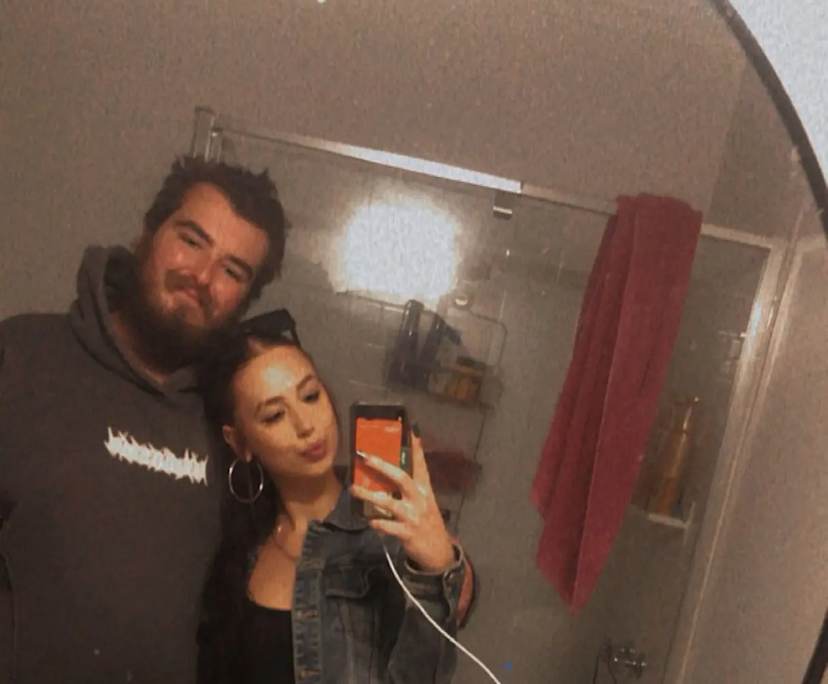 Tashia (20) and Rikki (23), $150, Smoker, No pets, and No children