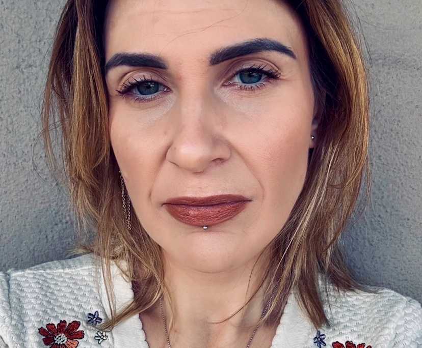 Bianca (37), $300, No pets, Non-smoker, and No children
