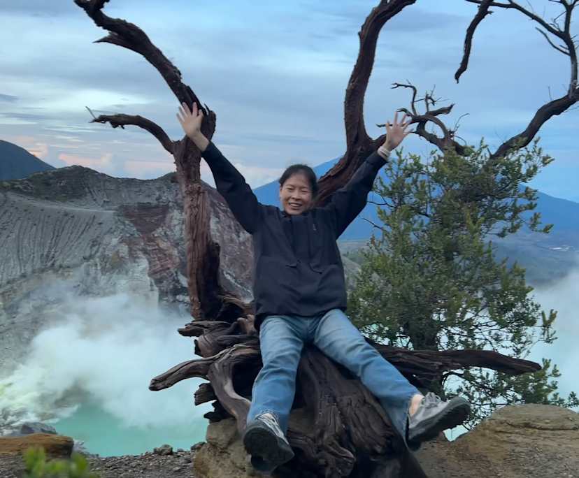 Zoe (29), $200, No pets, Non-smoker, and No children