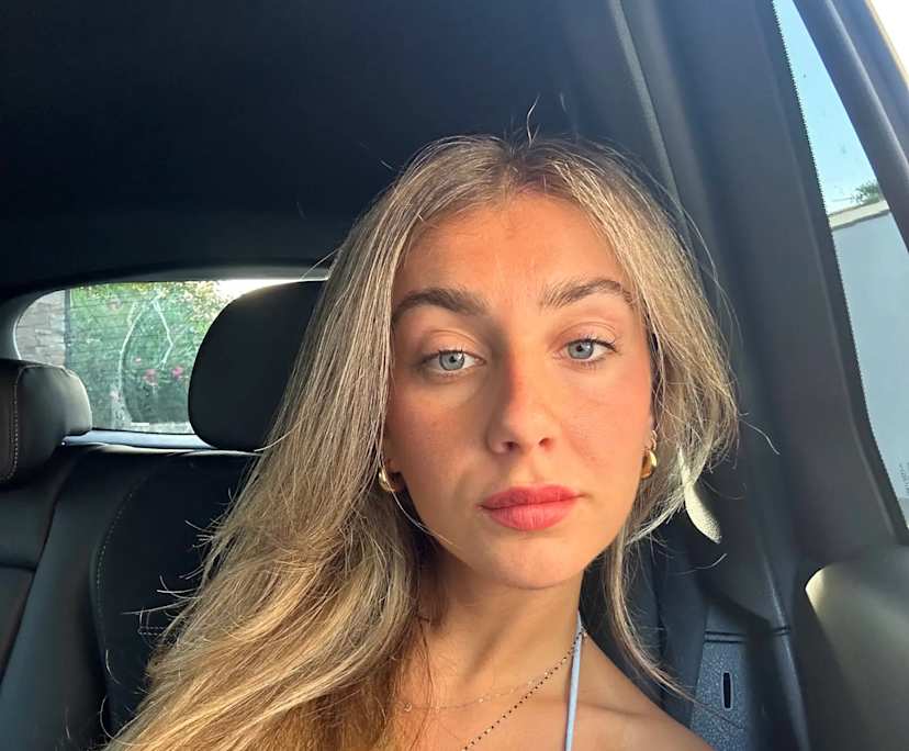 Jena (25), $350, No pets, Non-smoker, and No children
