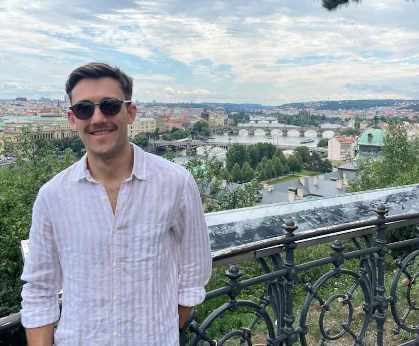 Josh (28), $400, LGBTQIA+, Non-smoker, No pets, and No children