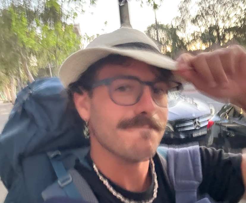 Federico (26), $300, Smoker, No pets, and No children