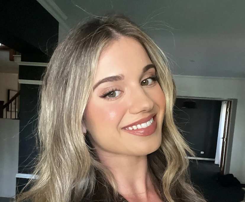 Emma (25), $400, Non-smoker, No pets, and No children