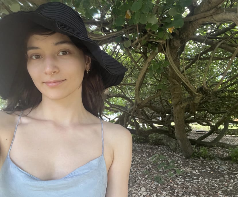 Anya (29), $350, Non-smoker, No pets, and No children