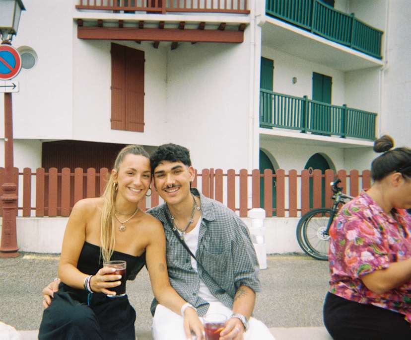 Antón (23) and Nerea (23), $600, LGBTQIA+, Non-smoker, Have pets, and Have children