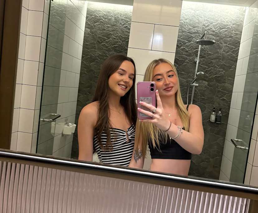 Taya and scarlet