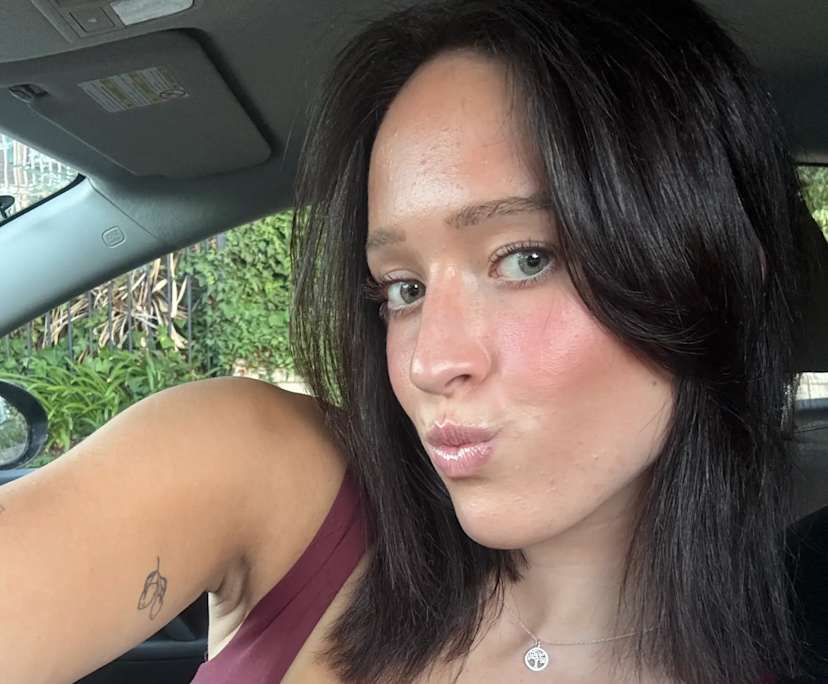 Isabellah (20), $300, No pets, Non-smoker, and No children