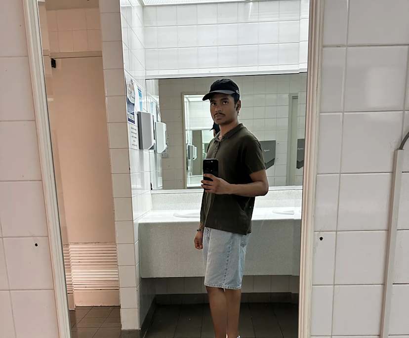 Fardin (23), $4,000, LGBTQIA+, Non-smoker, No pets, and No children