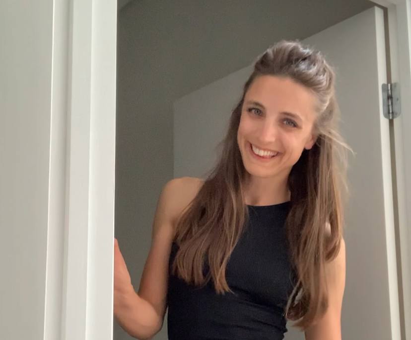 Sarah (37), $400, Non-smoker, No pets, and No children