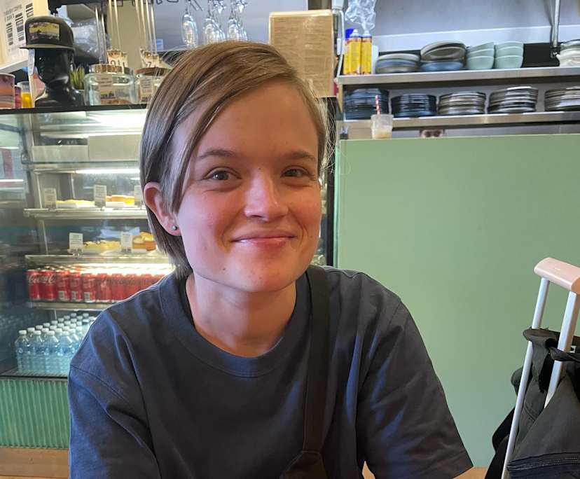 Lydia (23), $350, LGBTQIA+, Non-smoker, No pets, and No children